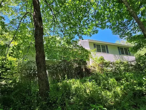 12 Wildwood Cir, Mamakating, NY 12721