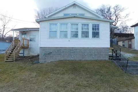 230 Hoyt St, Port Ewen, NY 12466