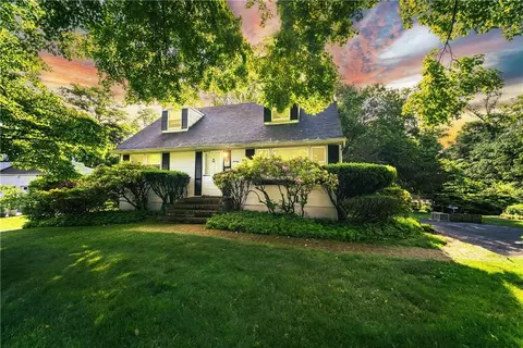 28 Pouting Rock Rd, Mahopac, NY 10541