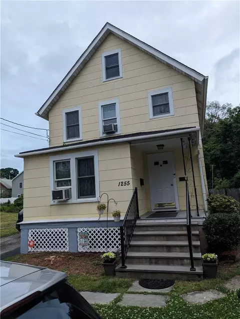 1255 Jackson St, Peekskill, NY 10566