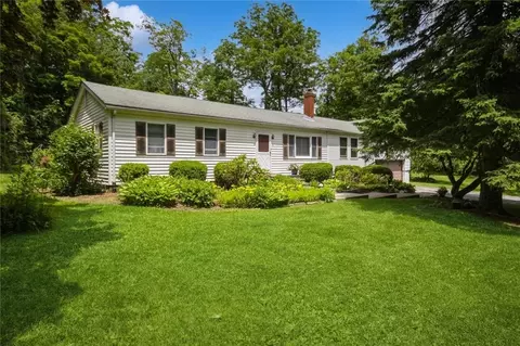 11 Muscoot Rd E, Mahopac, NY 10541