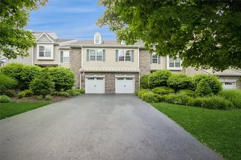 1061 Dutcher Dr, Fishkill, NY 12524