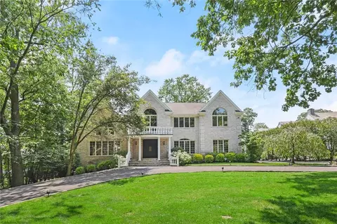 55 Griffen Ave, Scarsdale, NY 10583