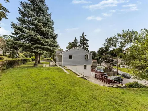 154 Hillside Ave Aka 350 Roberts Ave, Yonkers, NY 10703