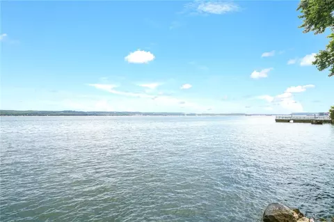 615 N Broadway #F, Clarkstown, NY 10960