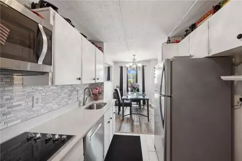 410 Benedict Ave #6A, Greenburgh, NY 10591