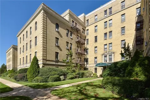 43 Calton Rd #4-B, New Rochelle, NY 10804
