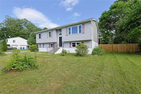 4 Stanley Ln, Wappinger, NY 12590
