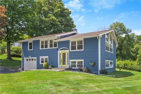 1479 Montana St, Yorktown, NY 10598