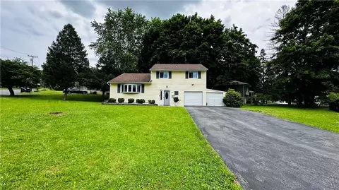 10 Miller Rd, Poughkeepsie, NY 12603
