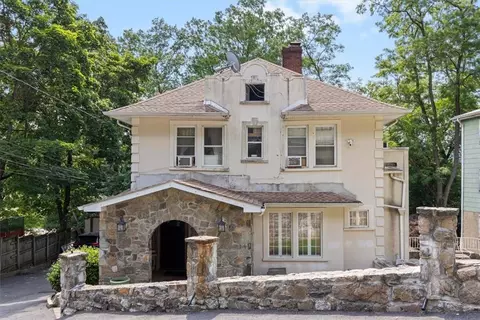 89 Washington Ave N, White Plains, NY 10603