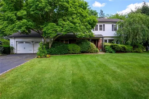 25 Stonewall Ln, Mamaroneck, NY 10543