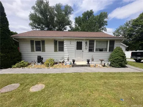 10 Garland Trl, Monroe, NY 10950