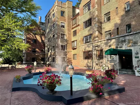 915 Wynnewood Rd #G2, Pelham, NY 10803
