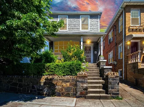 3009 Barkley Ave, Bronx, NY 10465