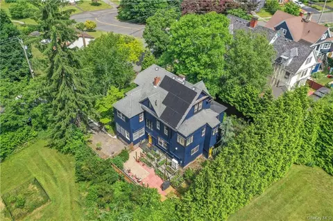 112 W Chestnut St, Kingston, NY 12401