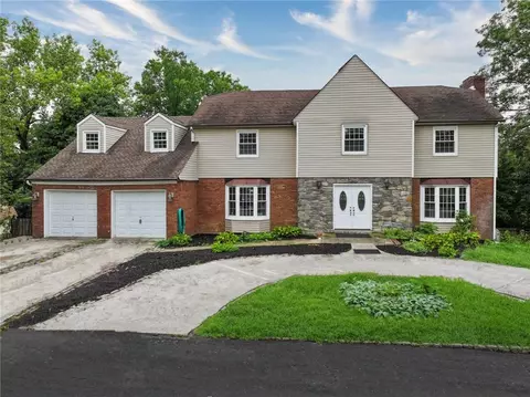 10 Barclay Rd, New Windsor, NY 12553