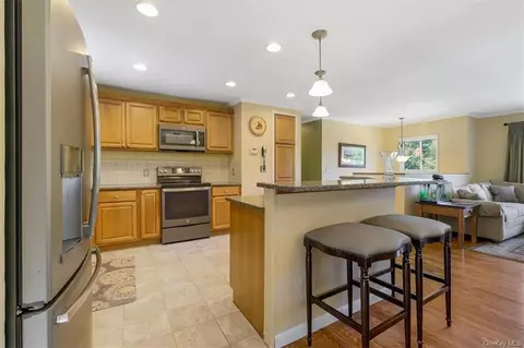 65 Prince Rd, Mahopac, NY 10541