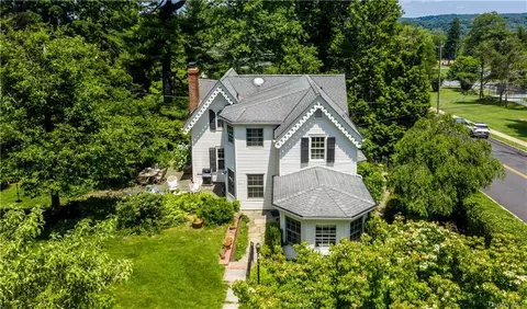 136 Clinton Ave, Greenburgh, NY 10522