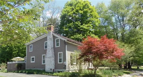 137 E Market St, Rhinebeck, NY 12572