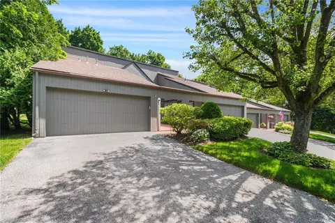 126 Stone Oaks Dr, Greenburgh, NY 10530