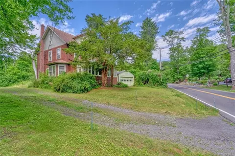 23 Ulster Ave, Ulster Park, NY 12487