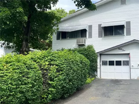 51 Lillian St, Pomona, NY 10970