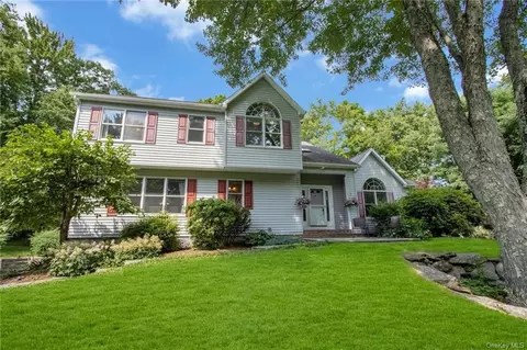53 Manor Rd, Patterson, NY 12563