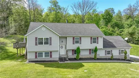 275 Roosa Gap Rd, Mamakating, NY 12721