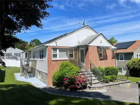 17 Cabot Ave, Greenburgh, NY 10523