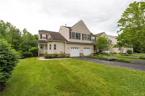 6301 High Ridge Ct, Wappingers Falls, NY 12590