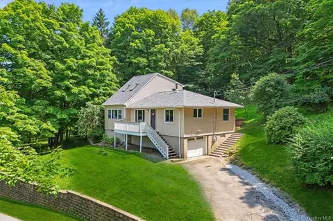 21 Echo Ln, Warwick, NY 10990