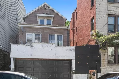 34 Cliff St, Yonkers, NY 10701