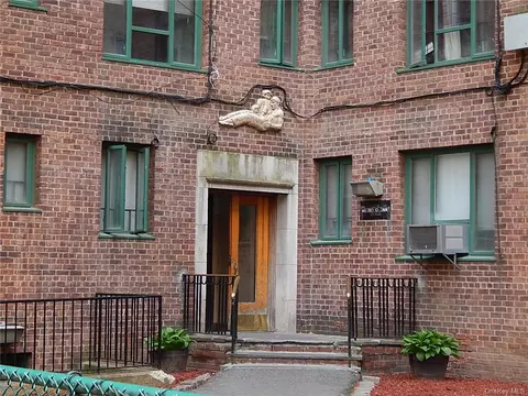 1604 Metropolitan Ave #5A, Bronx, NY 10462