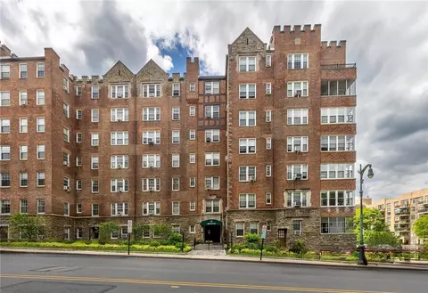 21 N Chatsworth Ave #5E, Larchmont, NY 10538
