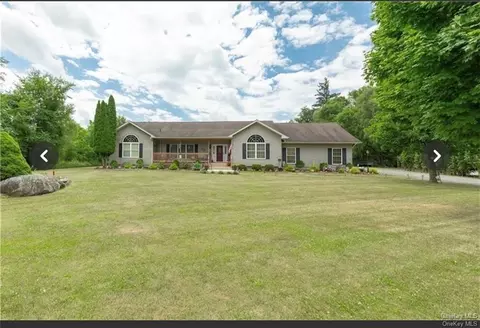 9 Brendella Ct, Wallkill, NY 12589 photo 1