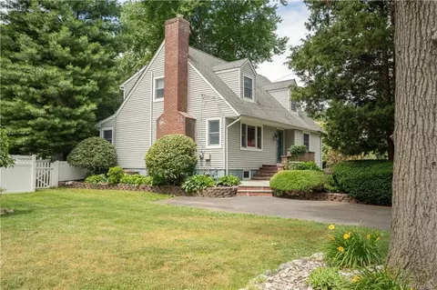 27 Southward Ave, Clarkstown, NY 10920