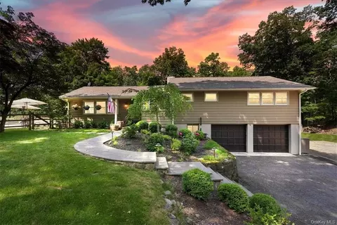 1481 Old Logging Rd W, Yorktown, NY 10598