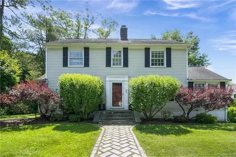 35 Earlwoode Dr, White Plains, NY 10606