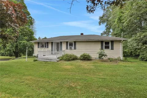 149 N Putt Corners Rd, New Paltz, NY 12561