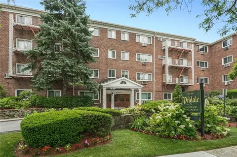 828 Pelhamdale Ave #3L, New Rochelle, NY 10801