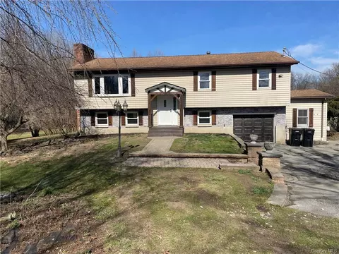 92 Waterloo Rd, Minisink, NY 10998