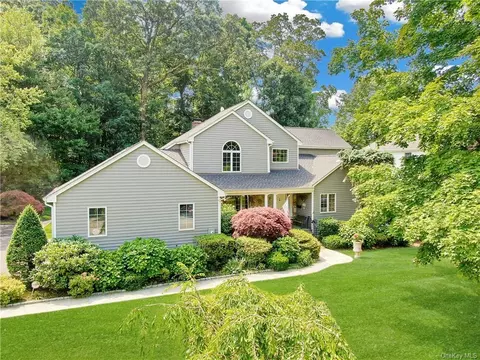 154 Barton Rd, White Plains, NY 10605