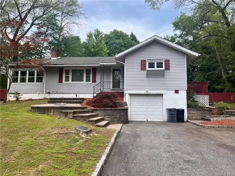 26 Scofield Hts, Poughkeepsie, NY 12603