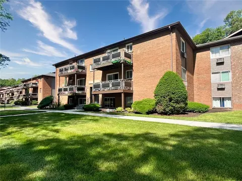 24 Tanager Rd #2404, Monroe, NY 10950