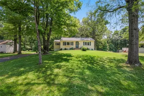 11 Peggy Ln, Wappinger, NY 12590