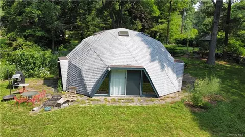 53 Cross Pond Rd, Pound Ridge, NY 10576
