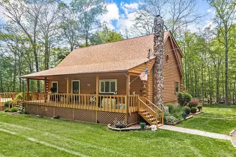 451 Foster Rd, Wallkill, NY 10941