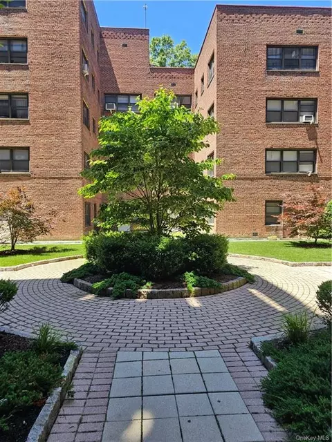 101 Ellwood Ave #5E, Mount Vernon, NY 10552