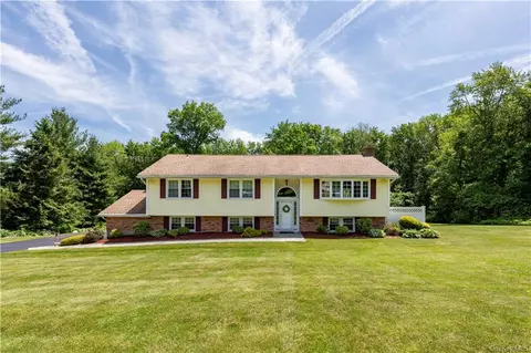 58 Breckenridge Rd, Mahopac, NY 10541